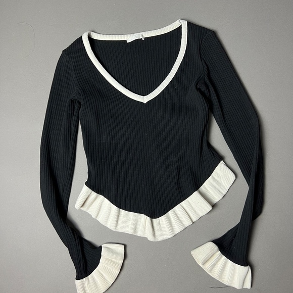 Beautiful contrast asymmetric sweater Zara - Picture 2 of 4